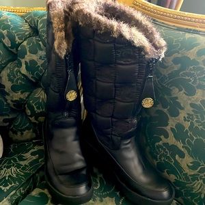 EUC Juicy Couture faux fur lined snow boots size 11